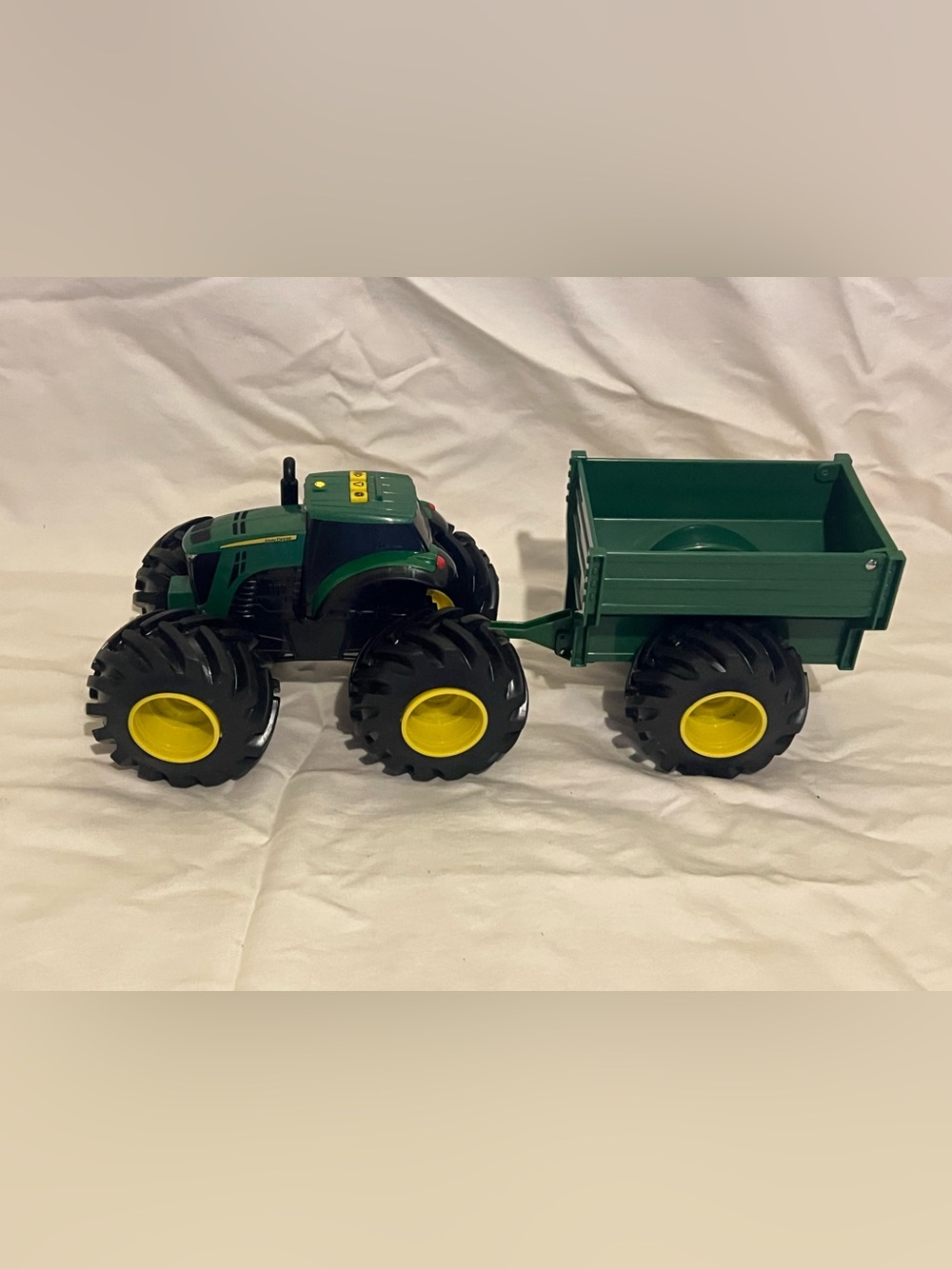John Deere Monster Treads Tractor and Wagon, Lights & Sounds, 3+